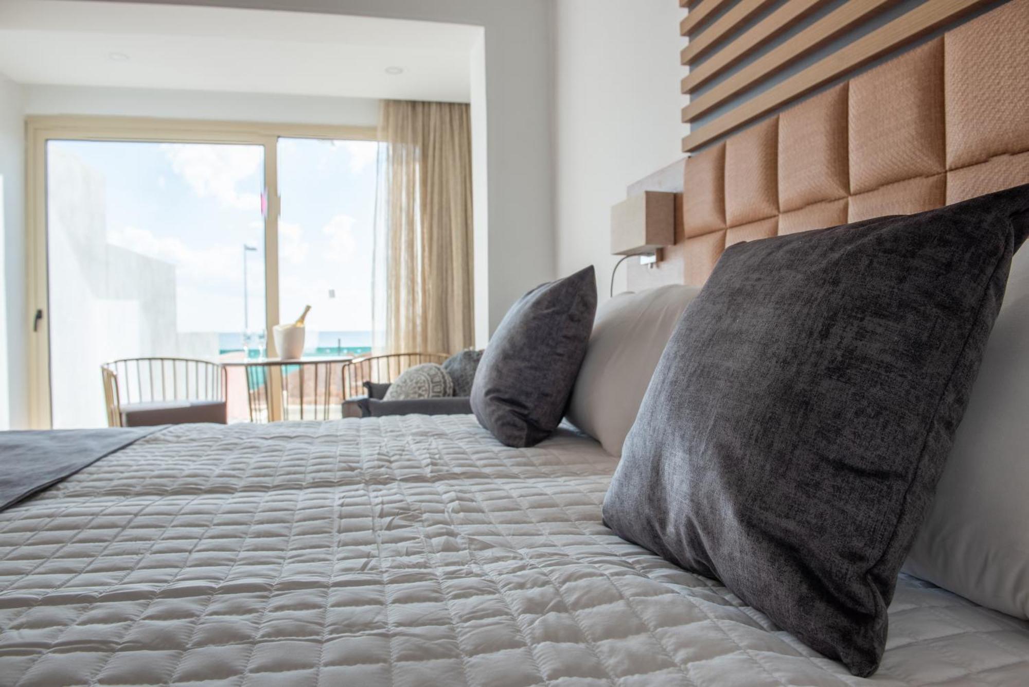 Piere - Anne Beach Hotel ไอยานาปา ห้อง รูปภาพ