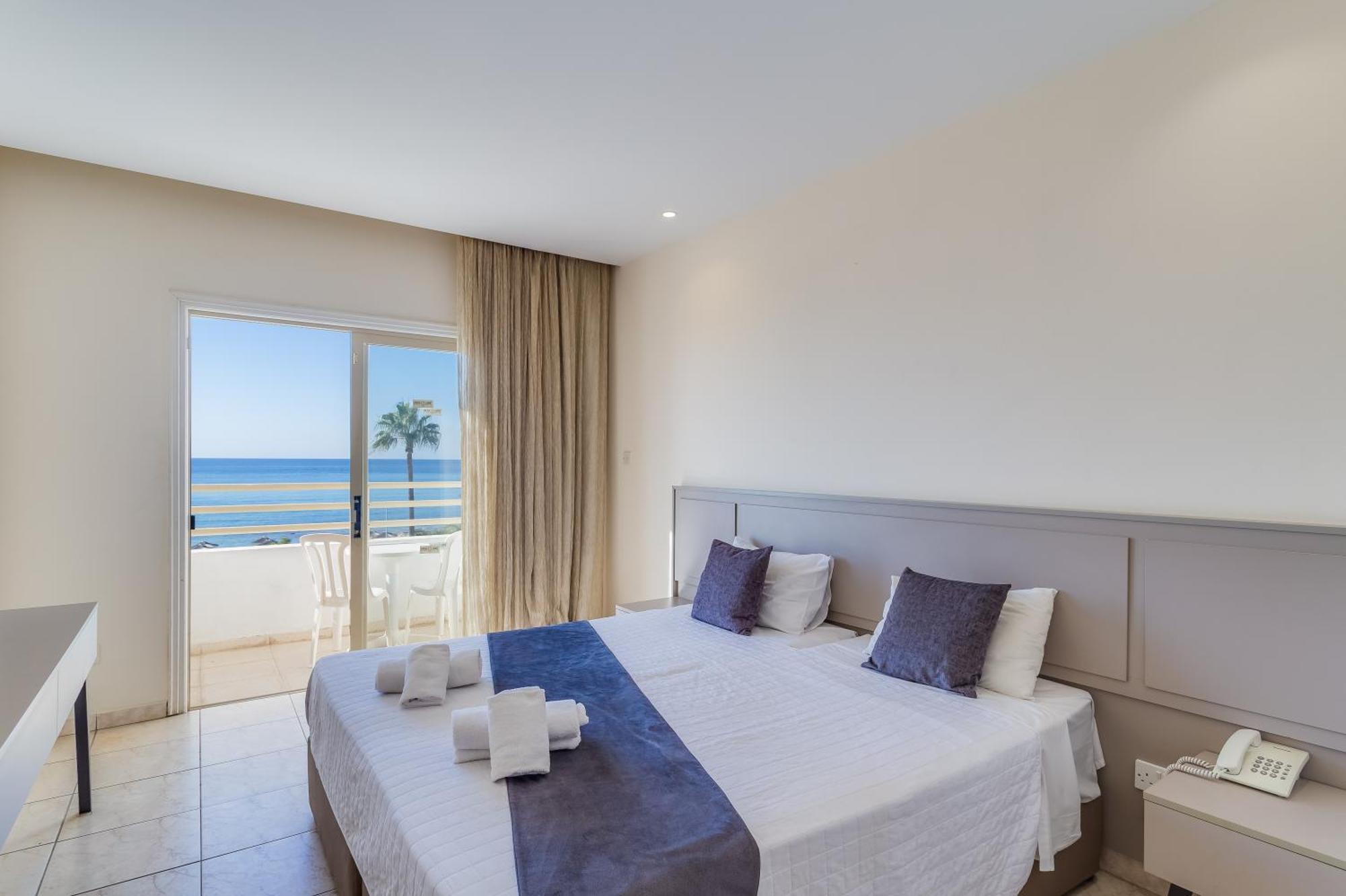 Piere - Anne Beach Hotel ไอยานาปา ภายนอก รูปภาพ