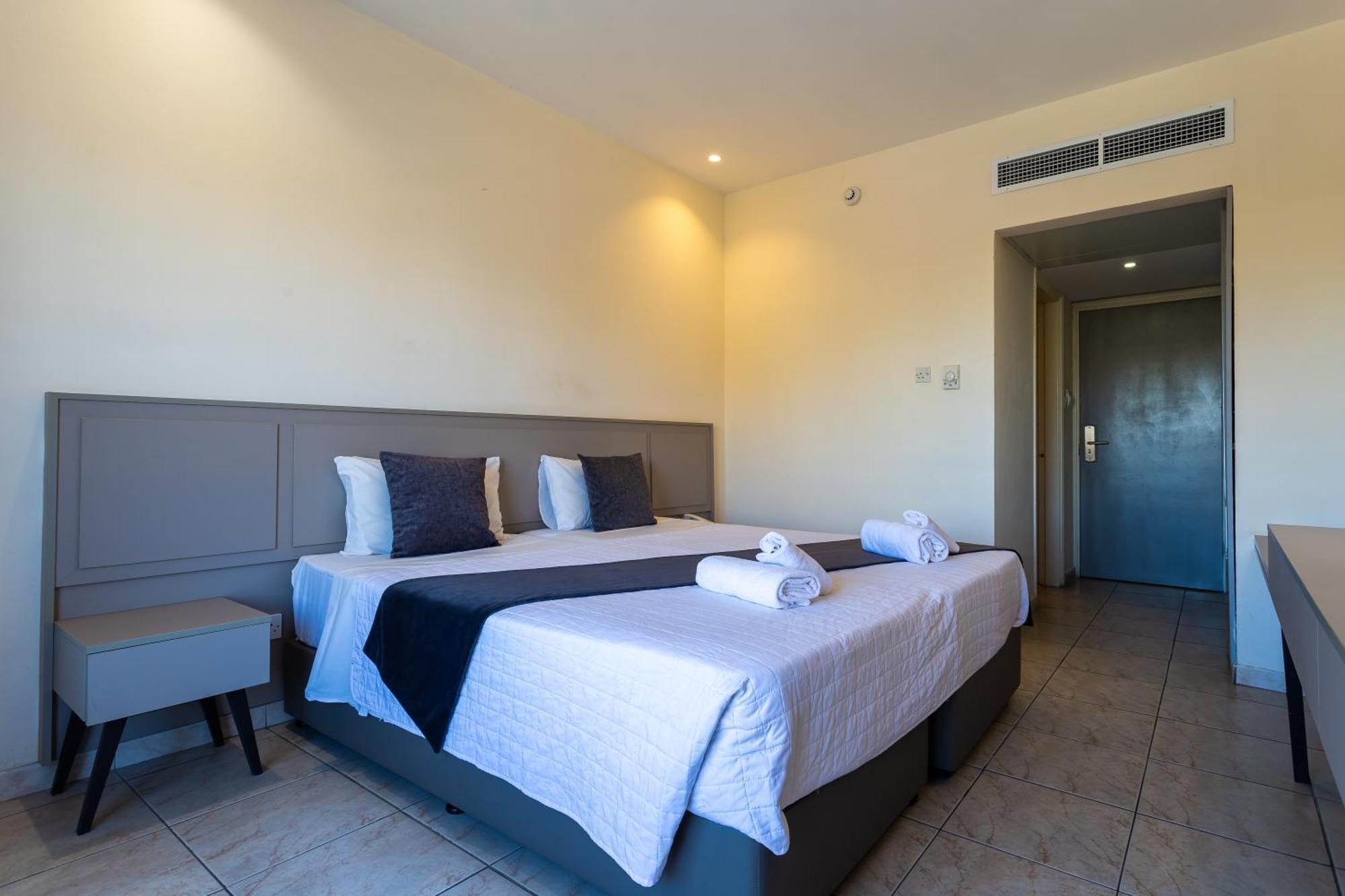 Piere - Anne Beach Hotel ไอยานาปา ภายนอก รูปภาพ